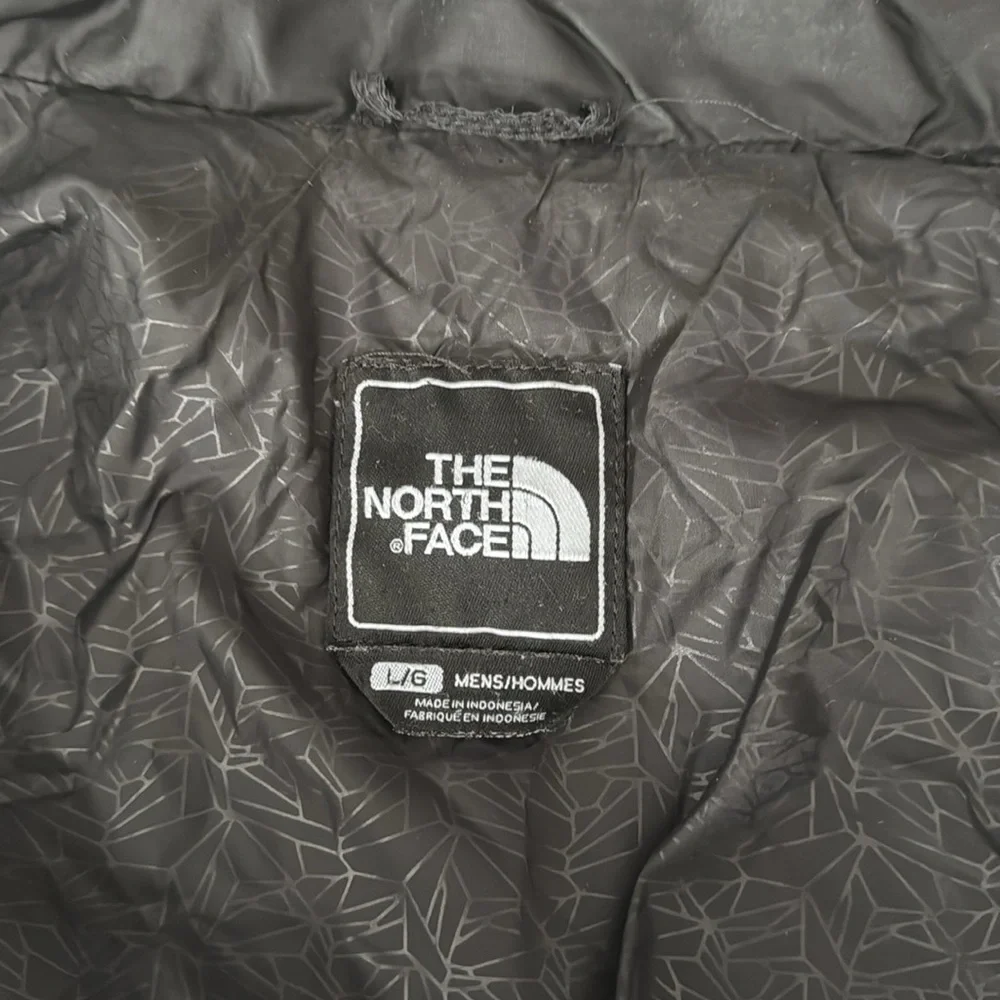 The North Face Men’s Light Weight  Zip Up Jacket